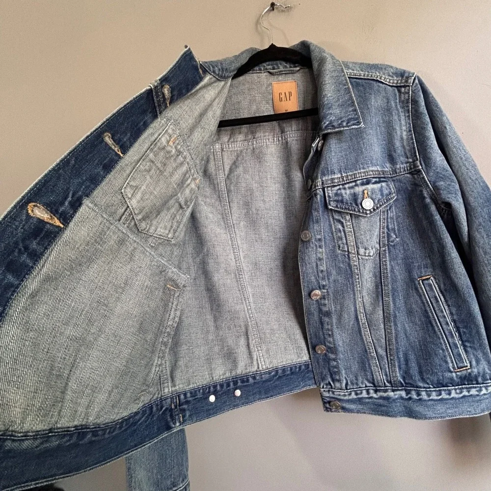 GAP Icon Denim Jacket Medium Wash Blue Cotton Trucker S/797118-00 Mens M
